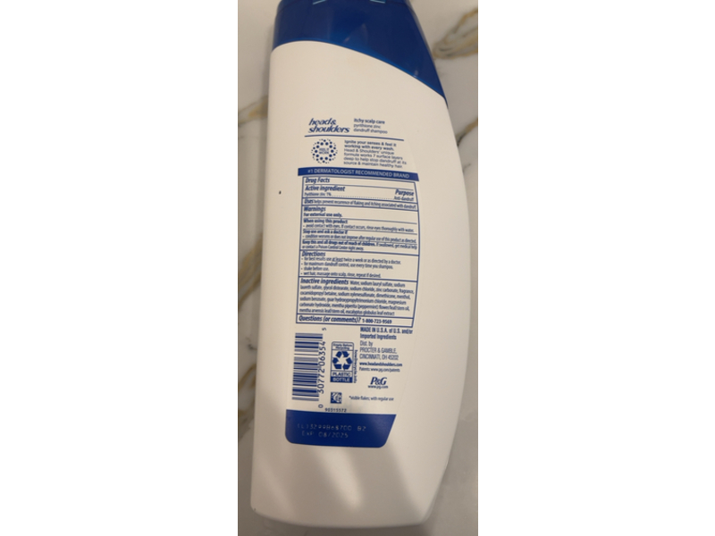 Head & Shoulders Dandruff Shampoo, Itchy Scalp Care, 20.7 fl oz/613 mL