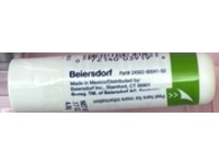 Aquaphor Lip Repair Stick, Aloe Vera & Shea Butter, 0.17 fl oz/4.8 g - thumbnail 3