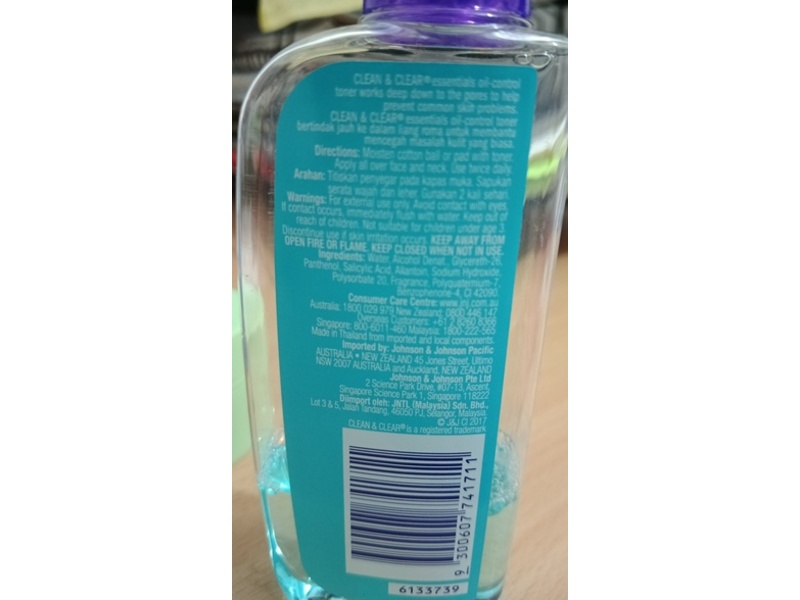 Clean & Clear Essentials Oil-Control Toner, 100 mL