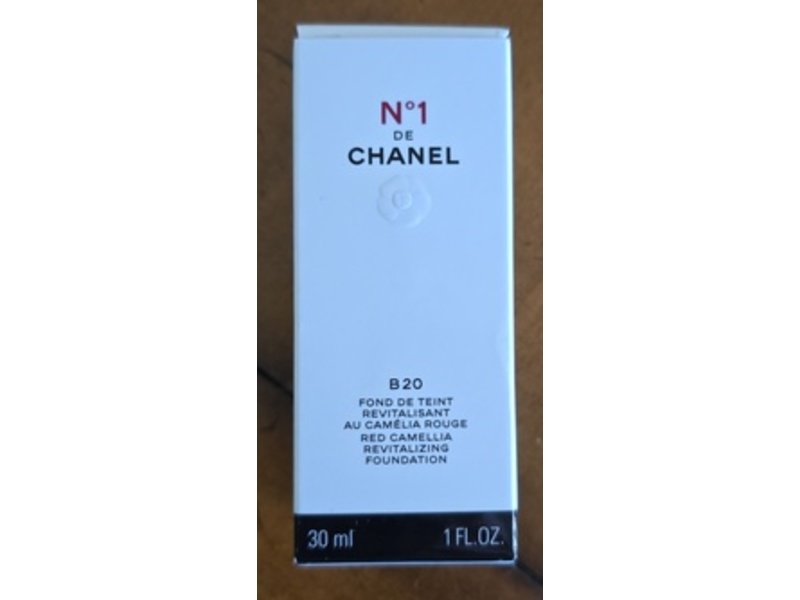 Chanel No.1 De Red Camellia Revitalizing Foundation, B20, 1 fl oz/30 mL