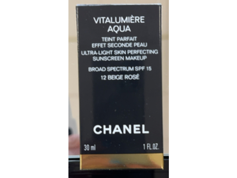 Chanel Vitalumiere Aqua Sunscreen Makeup, 12 Beige Rose, SPF 15, 1 fl oz/30 mL