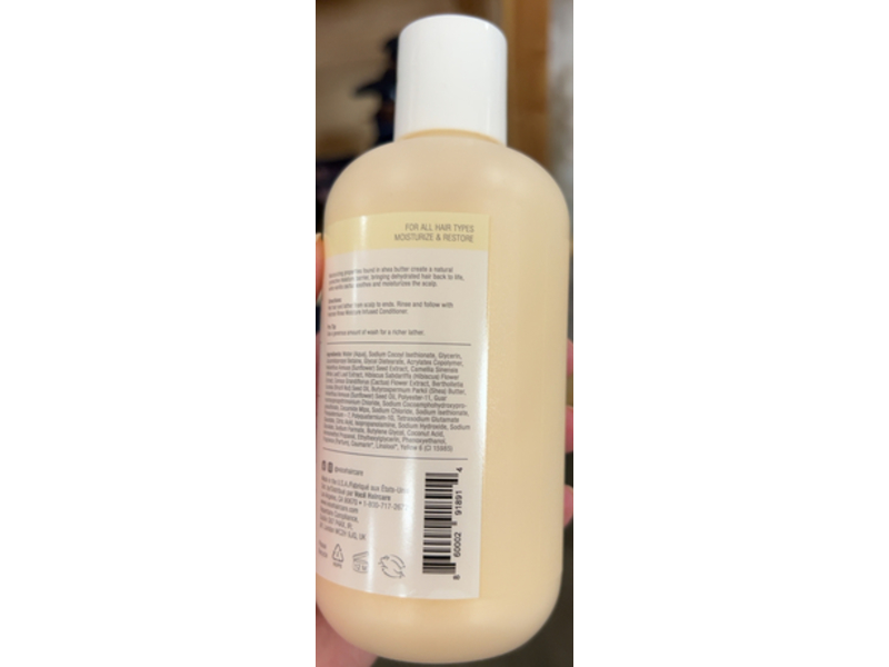 Voce Haircare Moisture Infused Shampoo, 8.5 fl oz/250 mL
