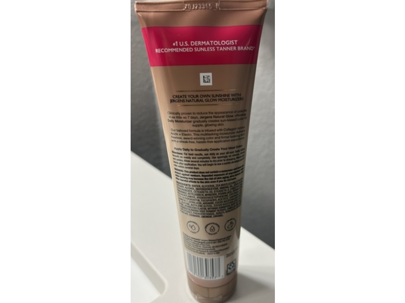 Jergens Natural Glow + Firming Daily Moisturizer, Medium To Deep, 10 fl oz/295 mL