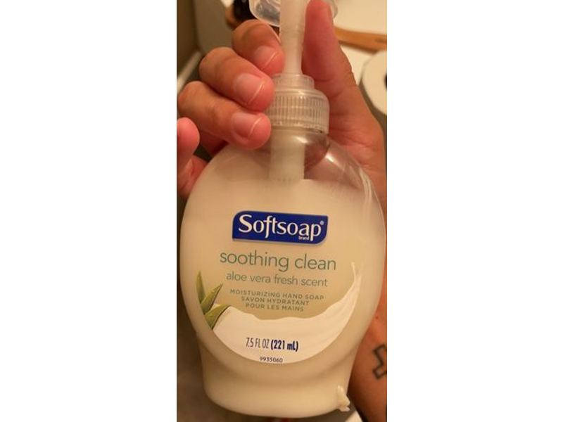 Softsoap Soothing Clean Moisturizing Hand Soap, Aloe Vera Fresh Scent, 7.5 fl oz/221 mL