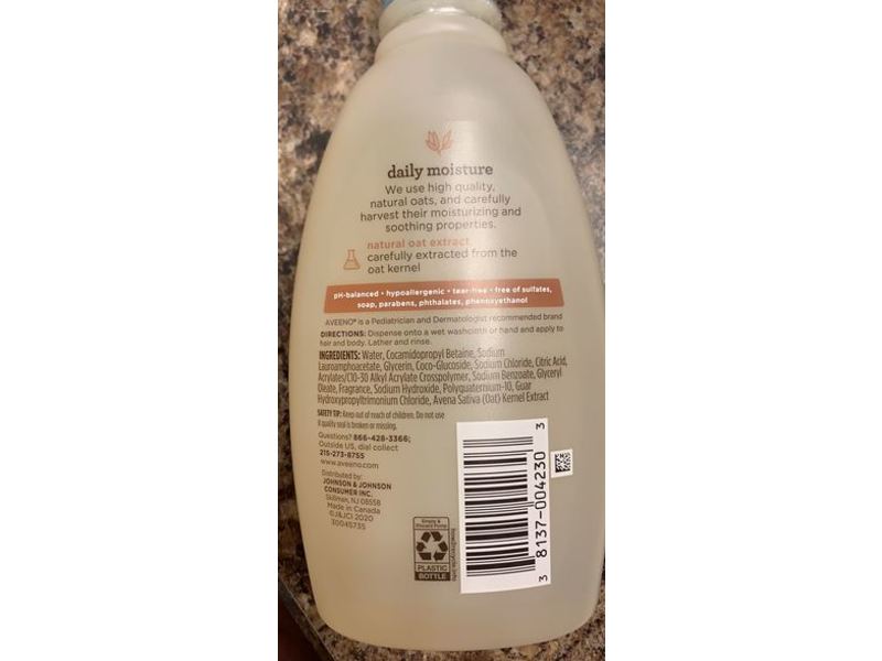 Aveeno Baby Daily Moisture Wash & Shampoo, Lightly Scented, 12 fl oz/354 mL