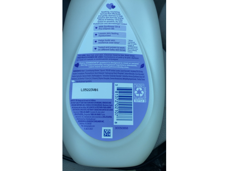 Johnson's Sensitive Care Wash & Shampoo, Lightly Scented, 13.6 fl oz/400 mL