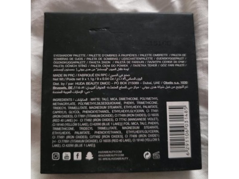 Huda Beauty Mauve Obsessions Eyeshadow Palette