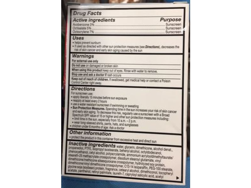 L'Oreal Paris Revitalift Anti-Wrinkle+Firming Day Moisturizer, Pro-Retinol + Centella Asiatica, SPF 25, 2.55 oz/72 g