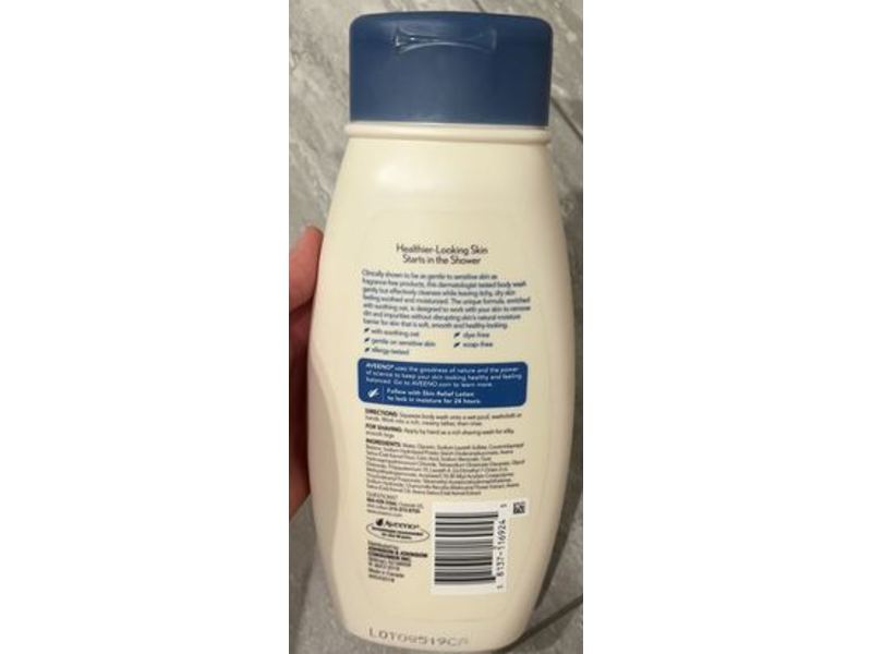 Aveeno Skin Relief Body Wash, Chamomile Scented, 18 fl oz/532 mL