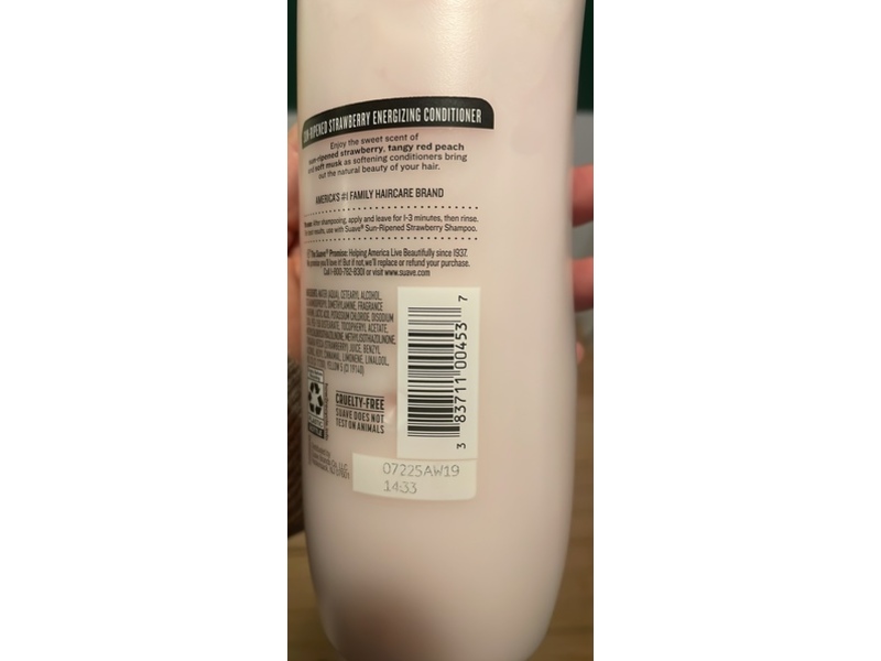 Suave Essentials Energizing Conditioner, Strawberry Extract & Vitamin E, 22.5 fl oz/665 mL