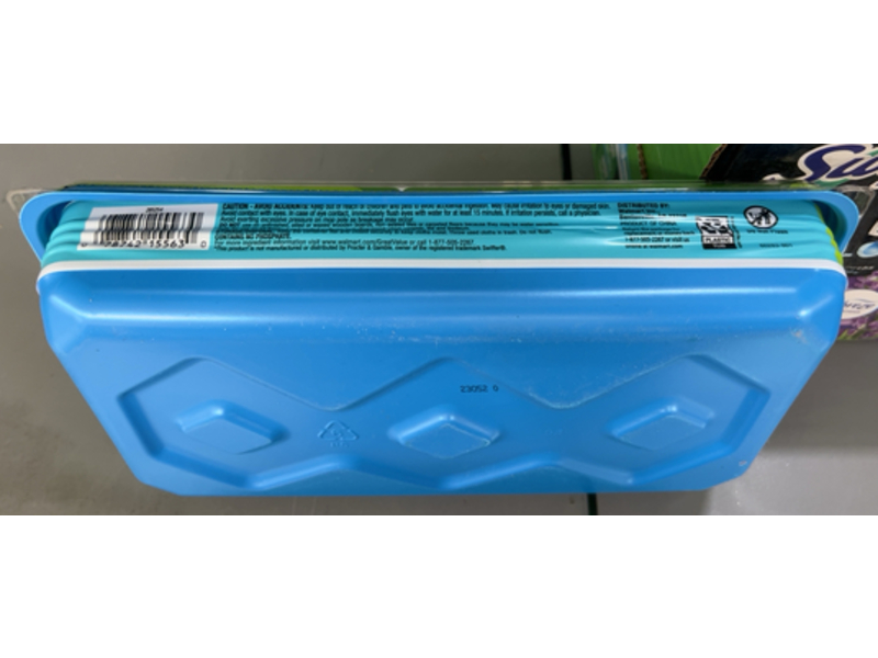 Great Value Low Streaking Wet Mopping Cloths, 12 Count