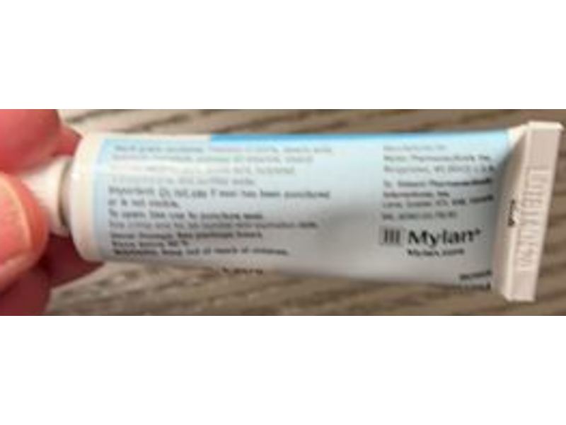 Tretinoin 0.025% Cream, 20 g Mylan, Inc. (RX)