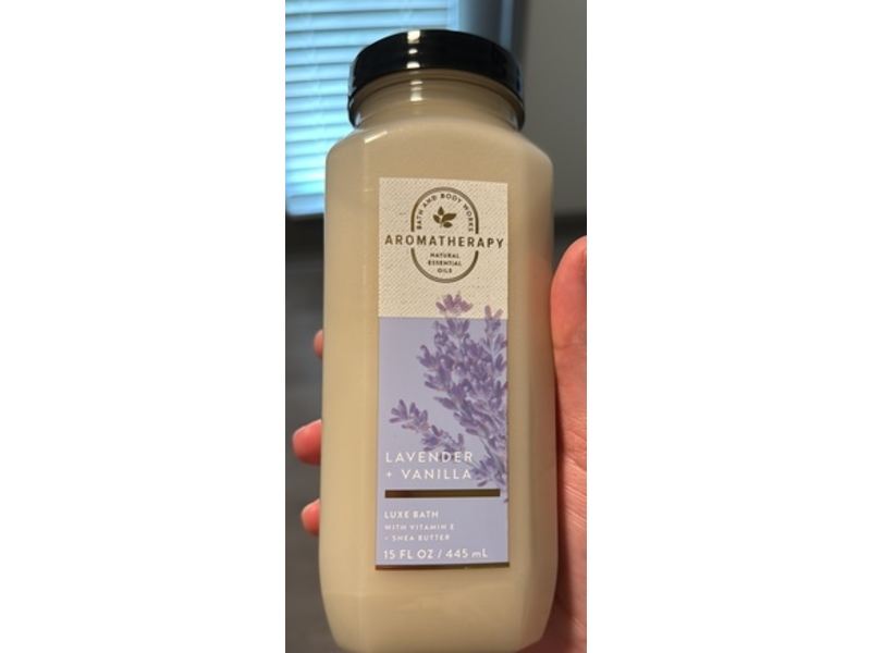Bath & Body Works Aromatherapy Luxe Bath, Lavender + Vanilla, 15 fl oz/ 445 mL