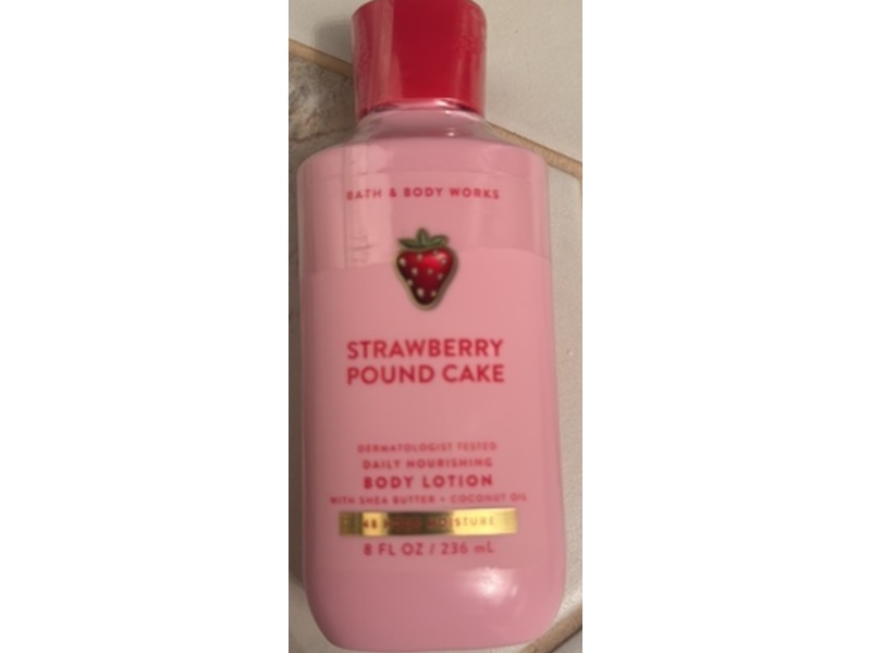 Bath & Body Works Daily Moisturizing Body Lotion, Strawberry Pound Cake, 8 fl oz/236 mL