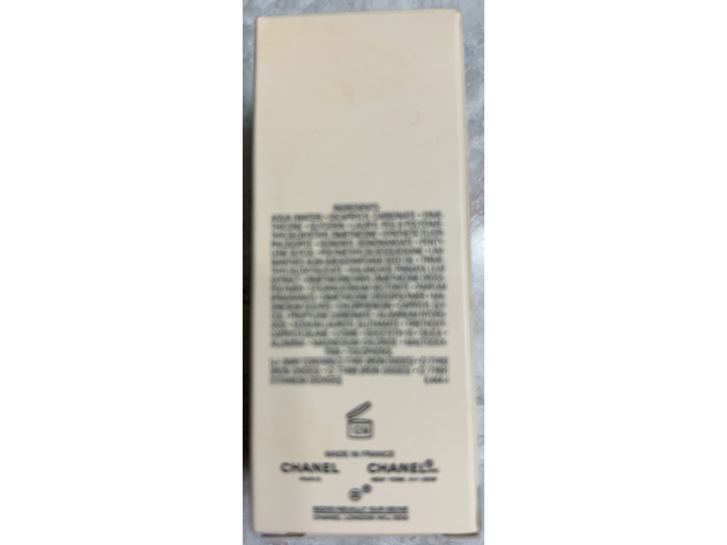 Chanel Les Beiges Healthy Glow Foundation Hydration & Longwear, BD51 Authentic, 1 fl oz/30 mL