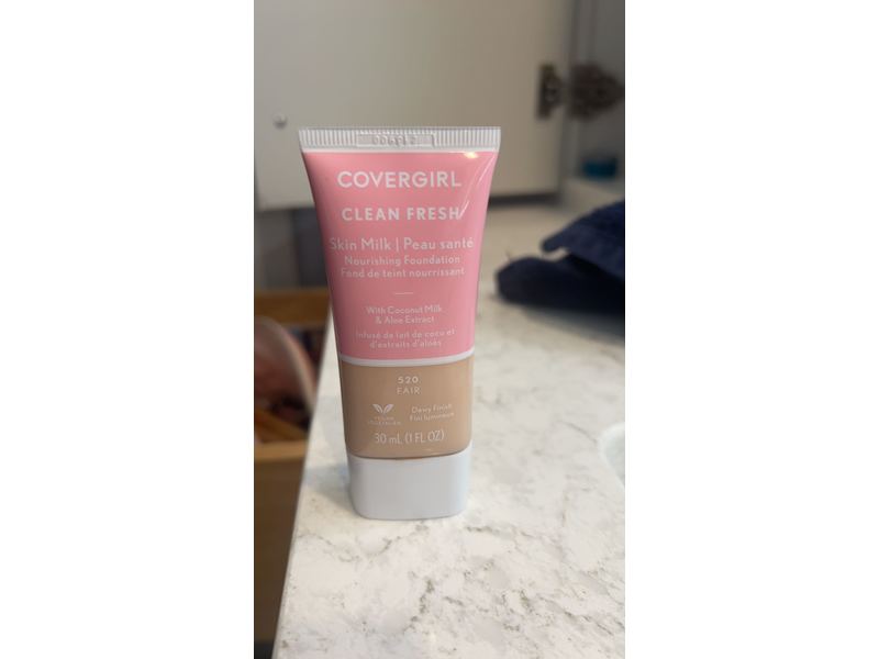 Covergirl Clean Fresh Skin Milk, Fair 520, 30 mL