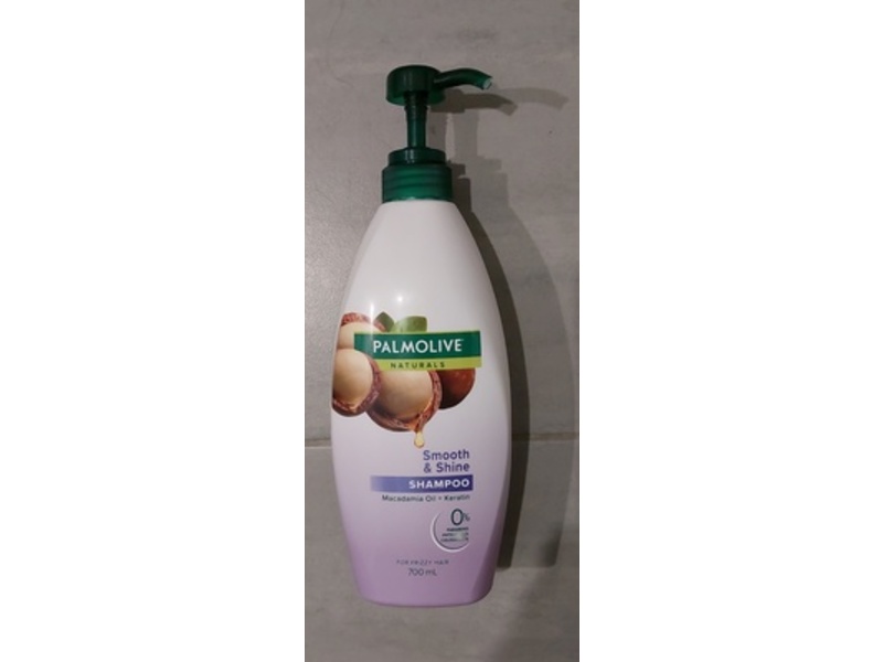 Palmolive Naturals Smmoth & Shine Shampoo, 700 mL