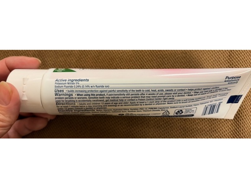 Colgate Sensitive Whitening Anticavity Toothpaste, Fresh Mint, 6 oz/170 g