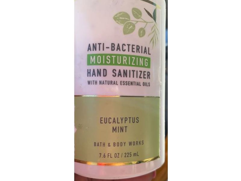 Bath & Body Works Anti-Bacterial Moisturizing Hand Sanitizer, Eucalyptus Mint, 7.6 fl oz/225 mL