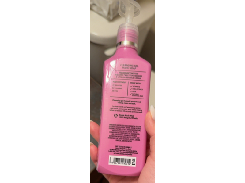 Bath & Body Works Cleansing Gel Hand Soap, Sweet Strawberry Scoop, 8 fl oz/236 mL