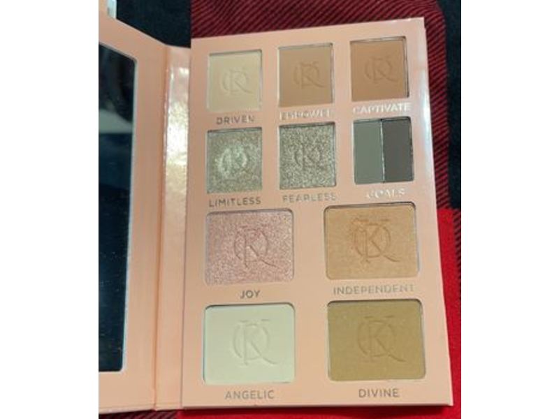 Kenia Ontiveros Beauty Glow And Go Highlighter Kit