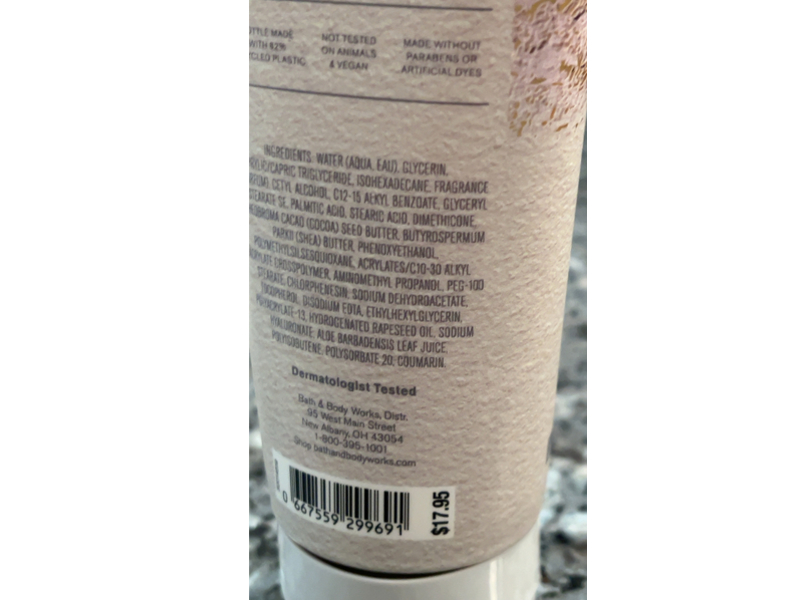 Bath & Body Works Snowflakes & Cashmere Ultimate Hydration Body Cream, Shea Butter + Hyaluronic Acid,8 oz/226 g