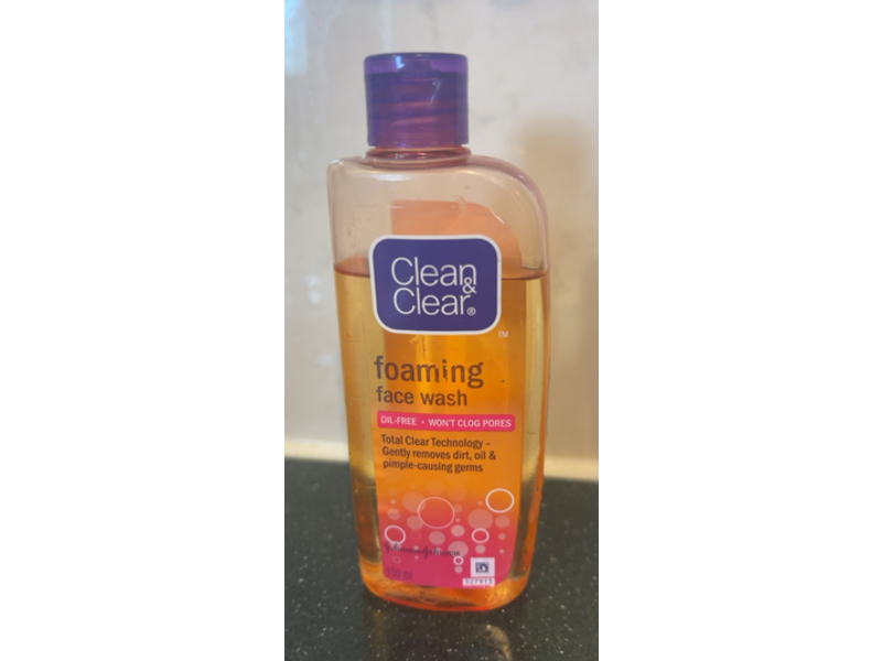 Clean & Clear Foaming Facial Wash, 150 mL