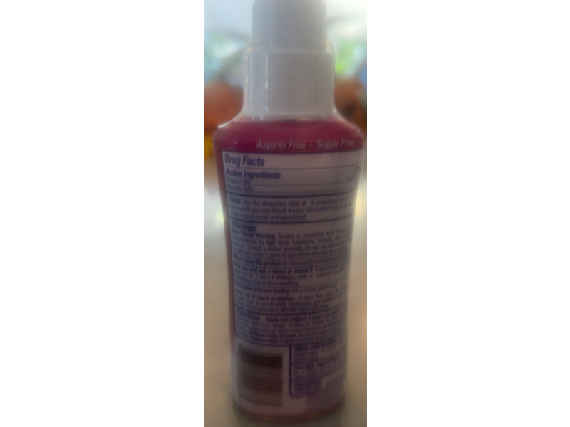Chloraseptic Max Strength Sore Throat Spray, Wild Berries Flavor, 4.0 fl oz/118 mL