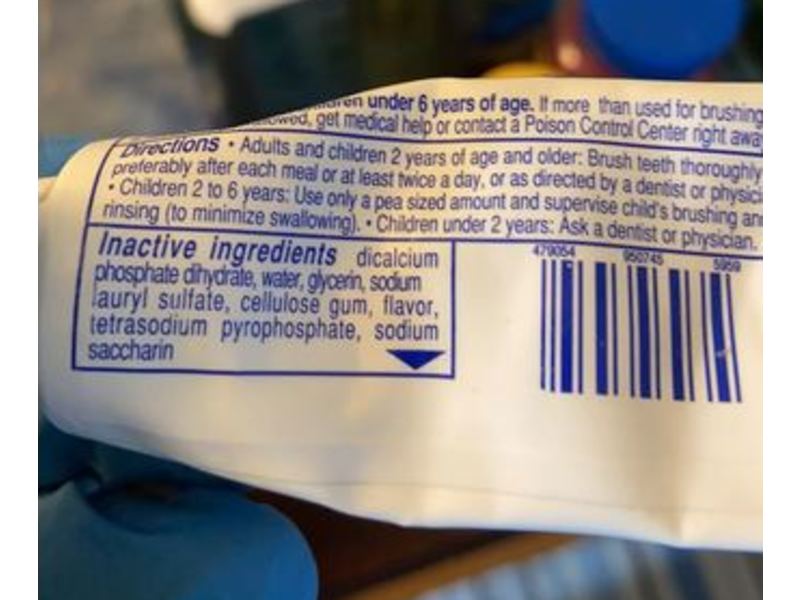 Colgate Fluoride Toothpaste, Cavity Protection, 0.85 oz/24 g