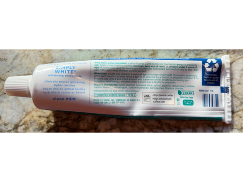 Tom's Of Maine Simply White Toothpaste, Clean Mint, 4.7 oz/133 g