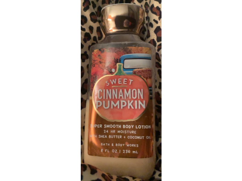 Bath & Body Works Sweet Cinnamon Pumpkin Super Smooth Body Lotion, Shea Butter + Coconut Oil, 8 fl oz/236 mL