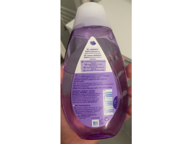 Johnson's & Johnson's Bedtime Shampoo, 300 mL
