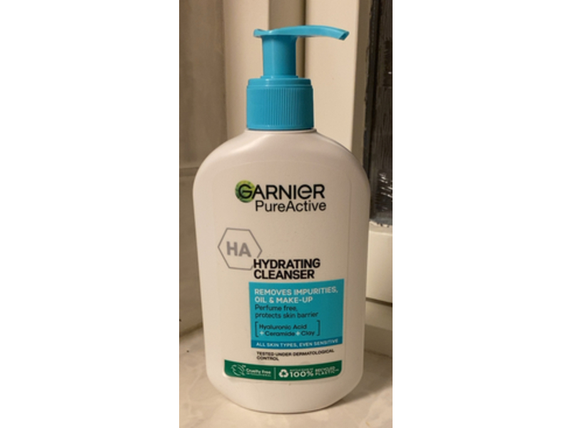 Garnier Hydrating Cleanser, Hyaluronic Acid + Ceramide + Clay, 250 mL