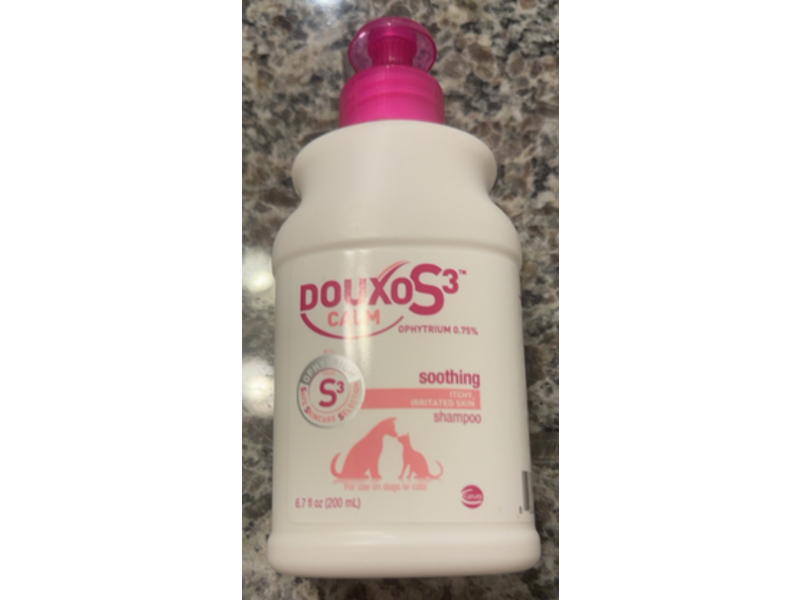 Douxo S3 Calm Soothing Shampoo, Ophytrium 0.75%, 6.7 fl oz/200 mL