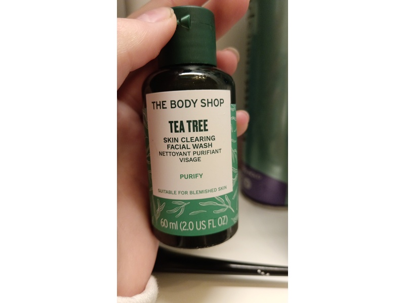 The Body Shop Skin Clearing Body Wash, Tea Tree, 2.0 fl oz/60 mL