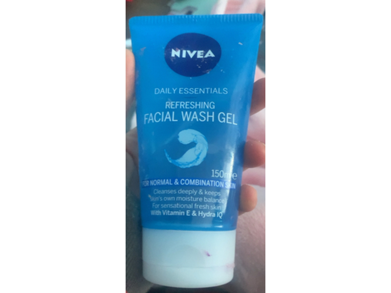 Nivea Daily Essentials Refreshing Facial Wash Gel, Vitamin E & Hydra IQ, 150 mL