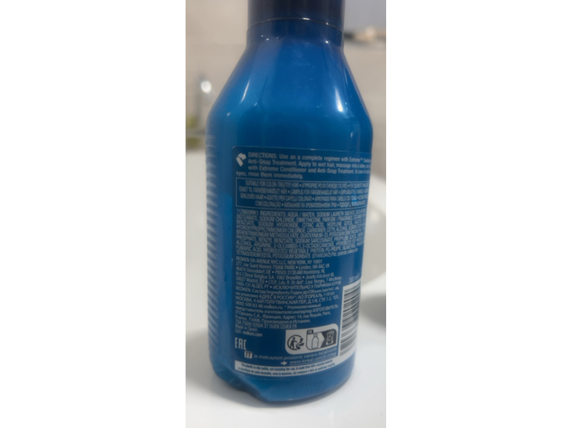 Redken Extreme Strength Repair Shampoo, 10.1 fl oz/300 mL