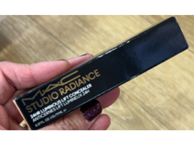 M.A.C Studio Radiance Luminous Lift Concealer, NC25, 0.37 fl oz/11 mL
