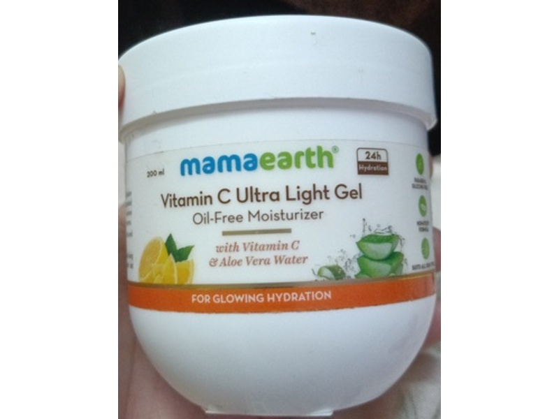Mamaearth Vitamin C Ultra Light Gel Oil-Free Moisturizer with Vitamin C &Aloe Vera Water, 200 mL