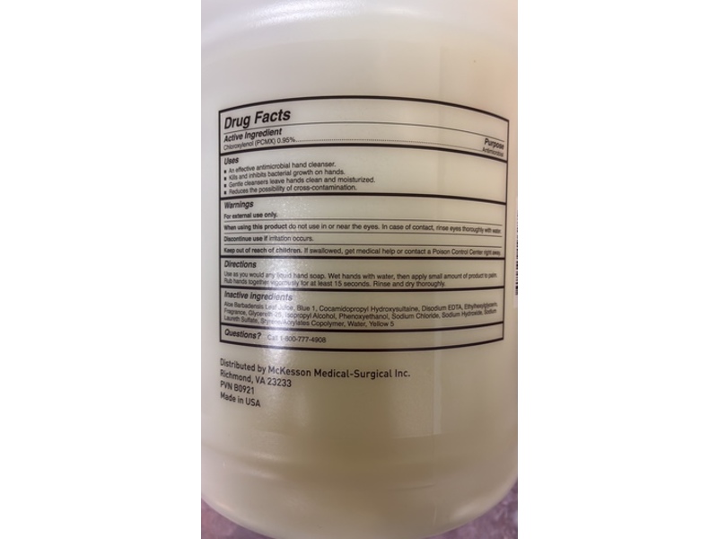 McKesson Antimicrobial Lotion Soap, Aloe, Herbal Scent, 3.79 L