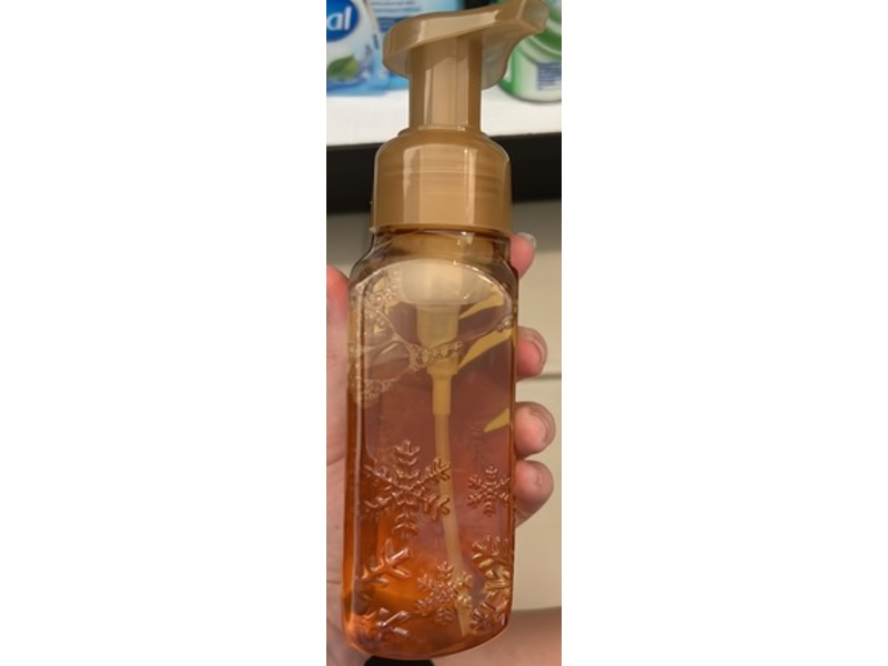Bath & Body Works Gentle Foaming Hand Soap, Iced Cinnamon Rolls, 8.75 fl oz/ 259 mL