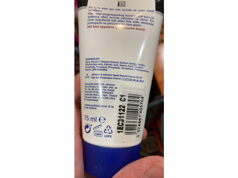 Neutrogena Perfumed Hand Cream, 75 mL