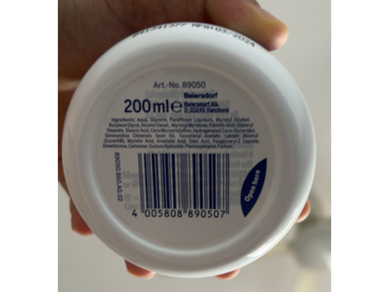 Nivea Refreshingly Soft Moisturizing Cream, 200 mL