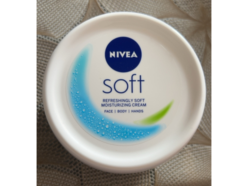 Nivea Refreshingly Soft Moisturizing Cream, 200 mL