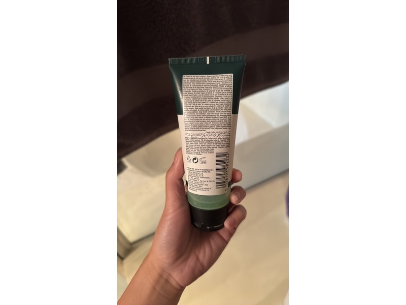 The Body Shop Squeaky-Clean Scrub, Tea Tree, 3.3 fl oz/100 mL
