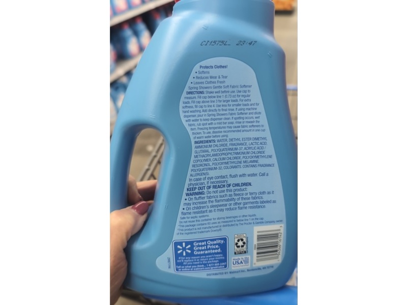 Great Value Gentle Soft Fabric Softener, Spring Shower, 60 Loads, 44 fl oz/1.30 L