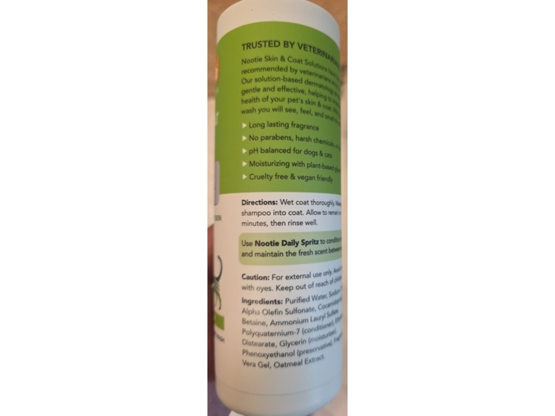 Nootie Skin & Coat Solutions Soothing Aloe & Oatmeal Pet Shampoo, Cucumber Melon, 16 fl oz/473 mL