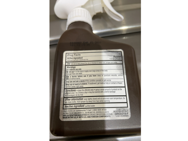 Walgreens First Aid Antiseptic Topical Solution Spray, 3% Hydrogen Peroxide, 8 fl oz/236 mL
