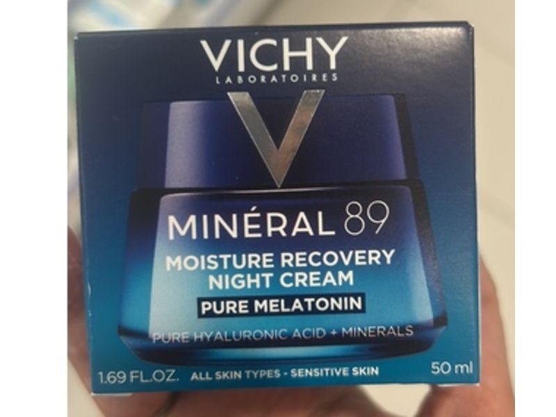 Vichy Laboratoires Moisture Recovery Night Cream, Pure Hyaluronic Acid + Minearals, 1.69 fl oz/50 mL