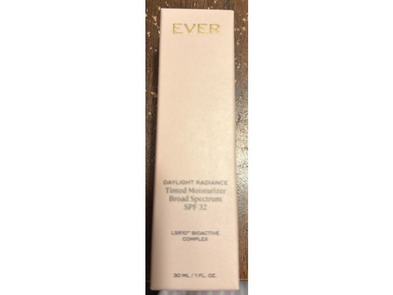 Ever Daylight Radiance Tinted Moisturizer, SPF 32, Medium, 1 fl oz/30 mL